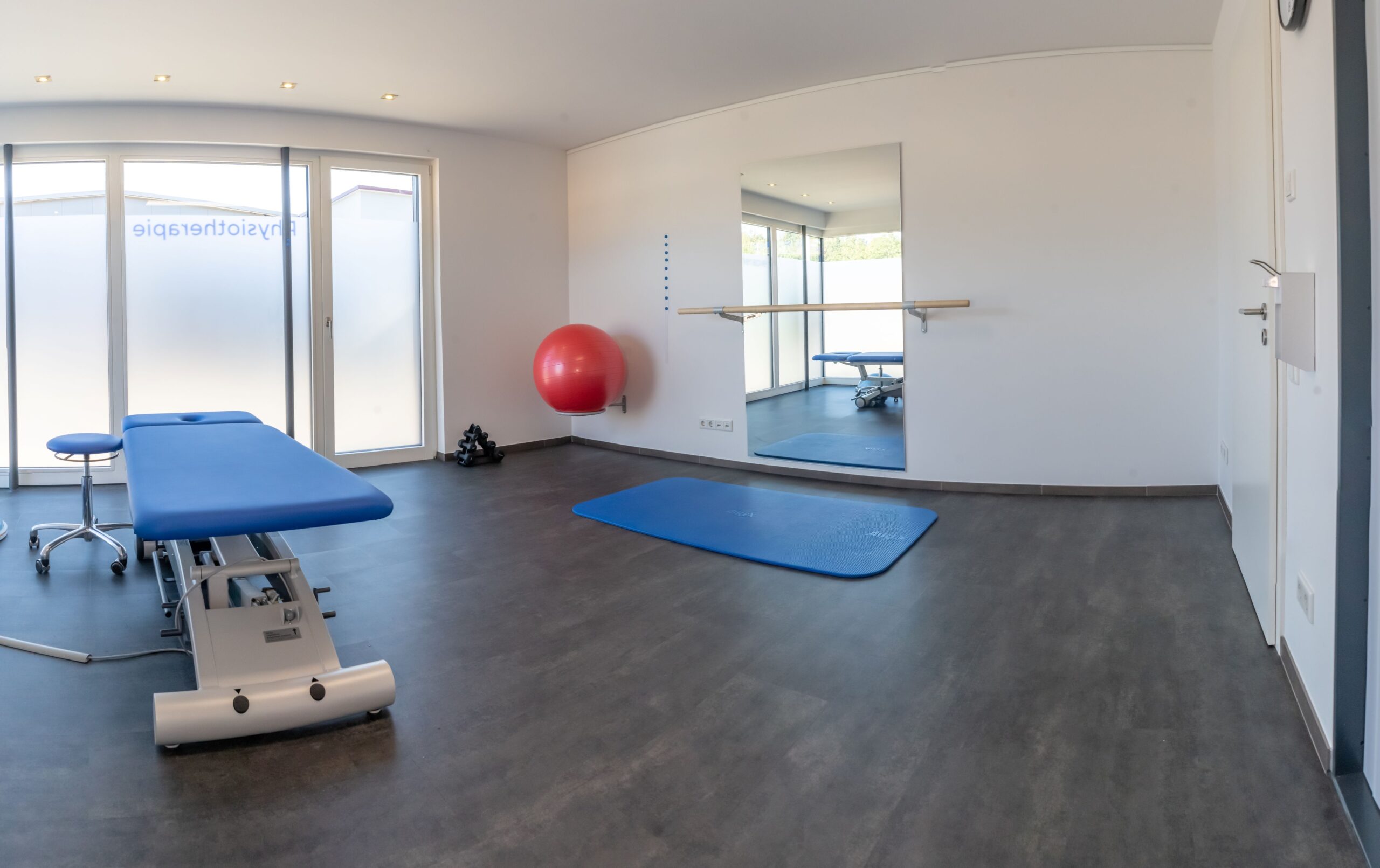 Therapieliegen_behandlungsraum